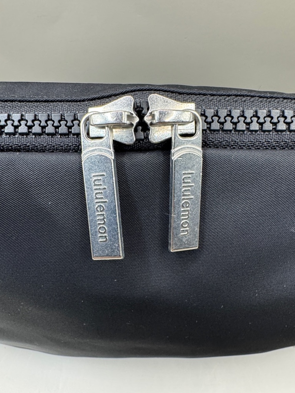 Lululemon Everywhere Belt Bag (2L) - Picture 4 of 8